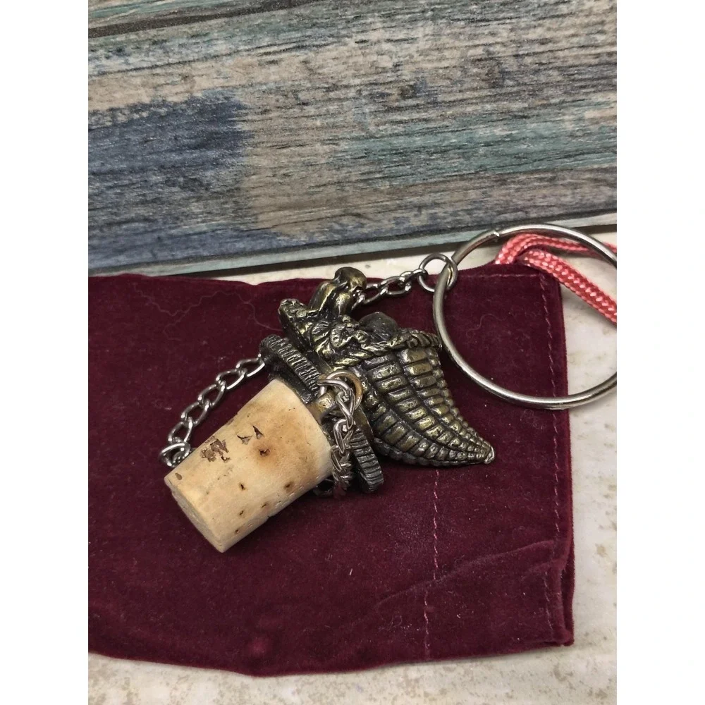 Pewter Cornucopia Bottle Stopper with‎ Cork Base – Vintage-Inspired Barware